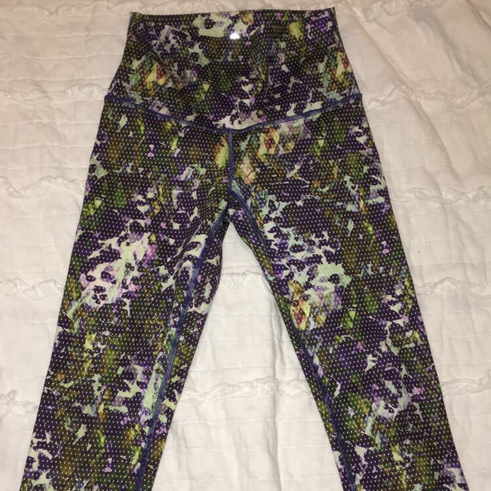 Lulu wunder under crop w/ Luxe Fabric